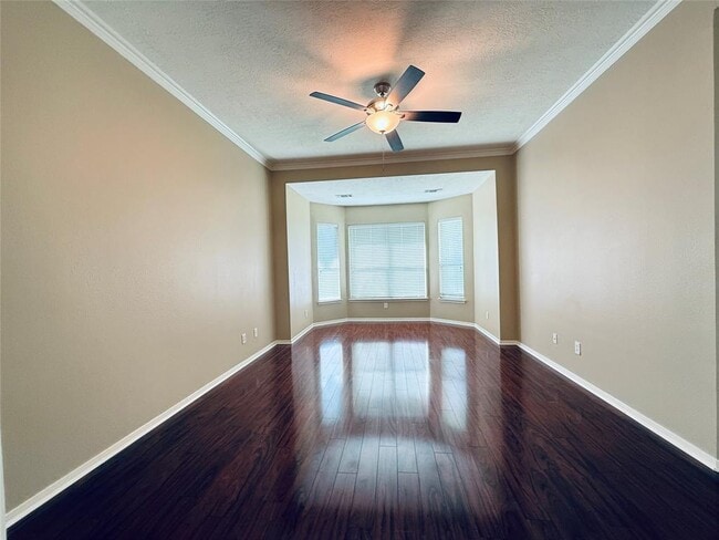 Building Photo - 2110 Winding Springs Dr
