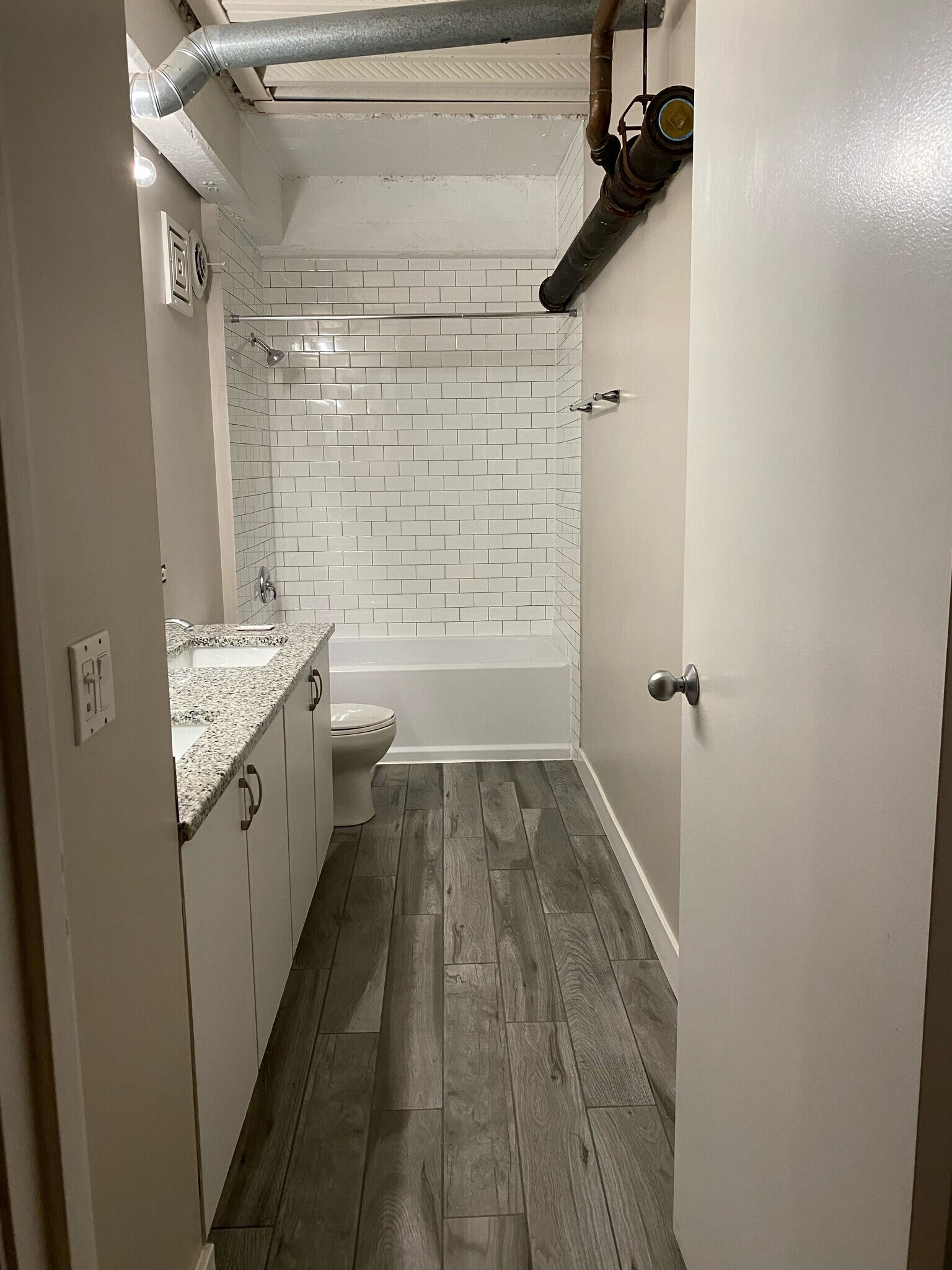 primary bathroom - 1720 N Marshfield Ave