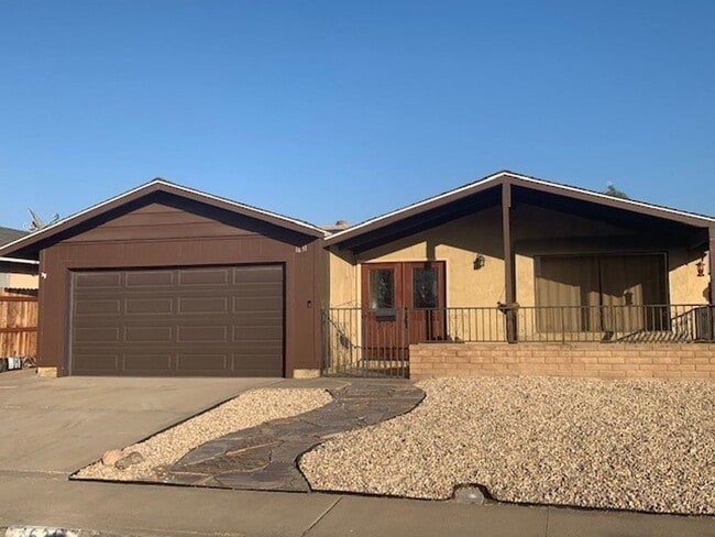 Building Photo - Beautiful 3 bedroom 2 bath Home in Imperial Beach