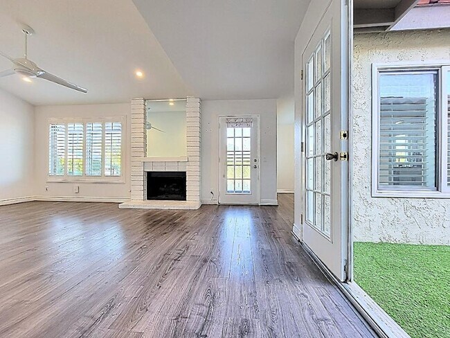 Building Photo - 28506 Barbosa