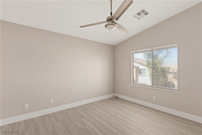 Building Photo - 2088 Overton Beach St