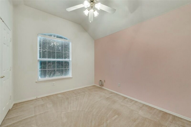 Building Photo - 818 Green Pond Dr