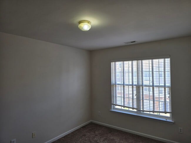 Building Photo - 802 Sutter Gate Ln