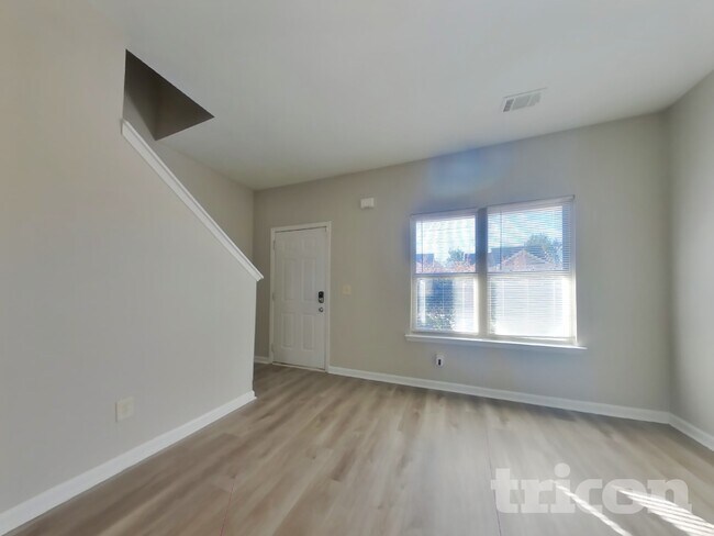 Building Photo - 30 Wyndham Ct