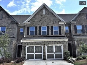 Building Photo - 1175 Hampton Oaks Dr