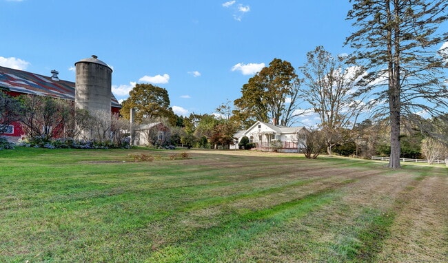 Building Photo - 69 Westledge Rd