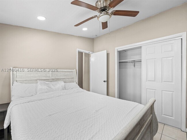 Building Photo - 3609 Townhouse Ct