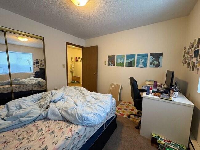 Building Photo - $1,100 | 2 Bedroom, 1 Bathroom Apartment | Pet Friendly* | Available for August 1st, 2026 Move In!