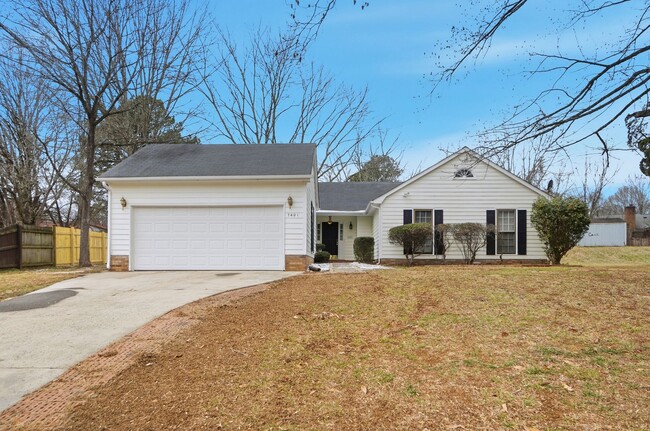 Building Photo - 3 Bedroom Ranch with a 2 Car Garage!