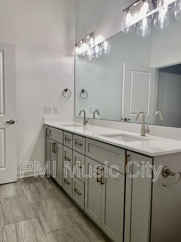 Building Photo - 1677 54th Ave N