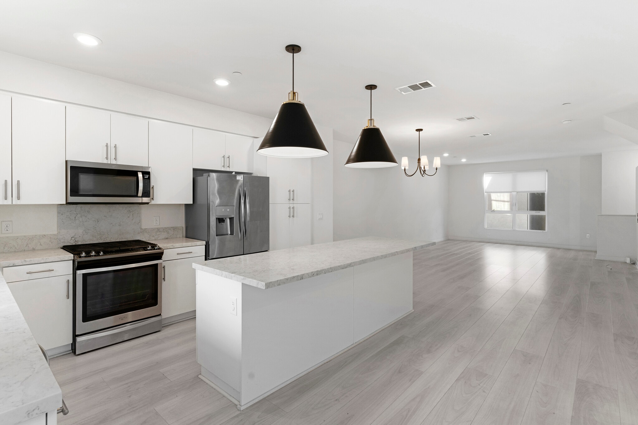 Building Photo - 2700 E Chaucer