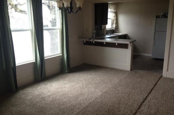 dining room - 908 4th Ave E