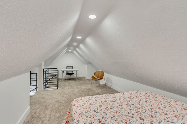 Building Photo - Elegant Yale Crest Bungalow in the Heart o...