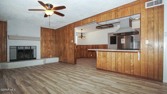 Building Photo - 9304 Lait Dr