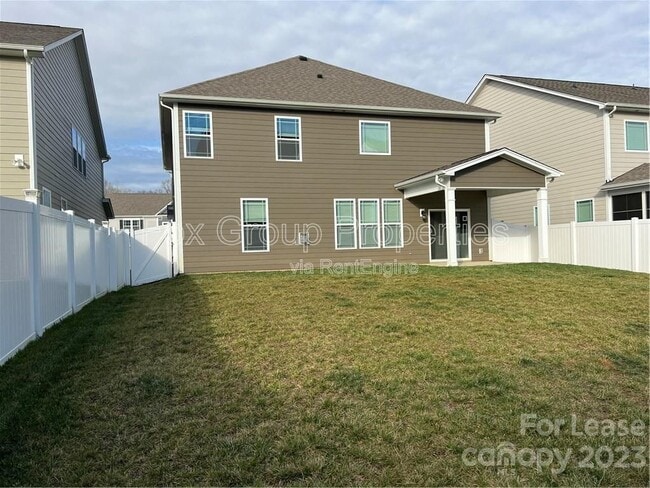 Building Photo - 345 Preston Rd