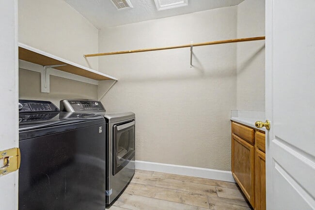 Building Photo - 6772 W Sonnet Dr