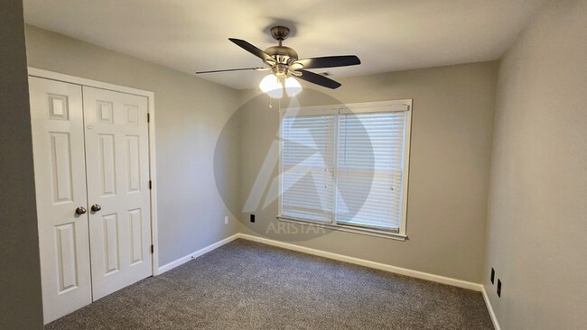 Building Photo - 223 Elmbrook Ln