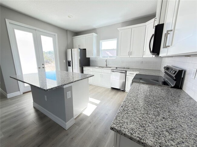 Building Photo - 5048 San Ignacio Dr