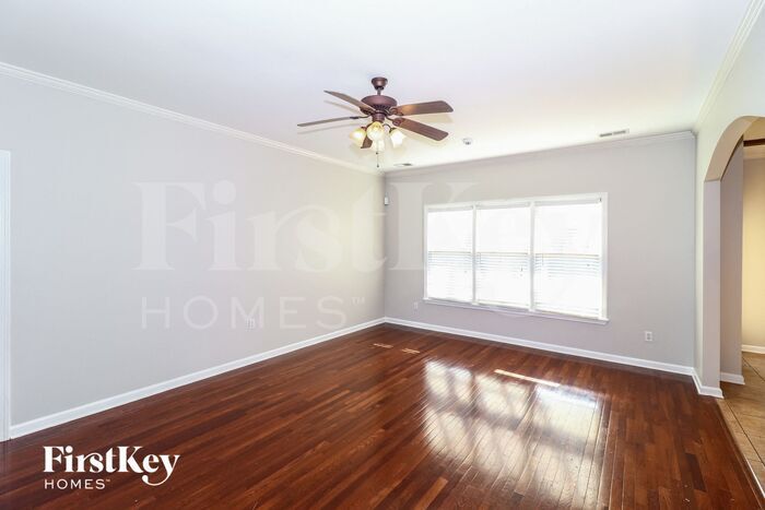 Building Photo - 1323 Crossmont Cove