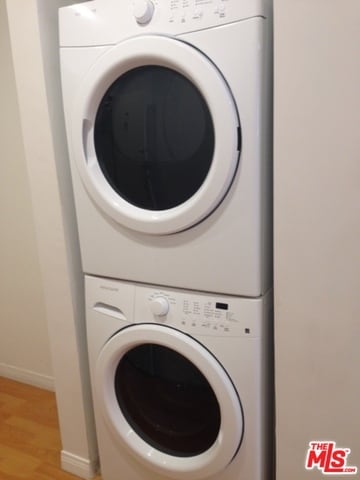 Building Photo - 216 Rexford Dr