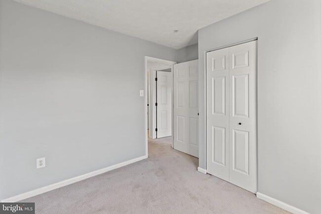 Building Photo - 5030 Finsbury Rd