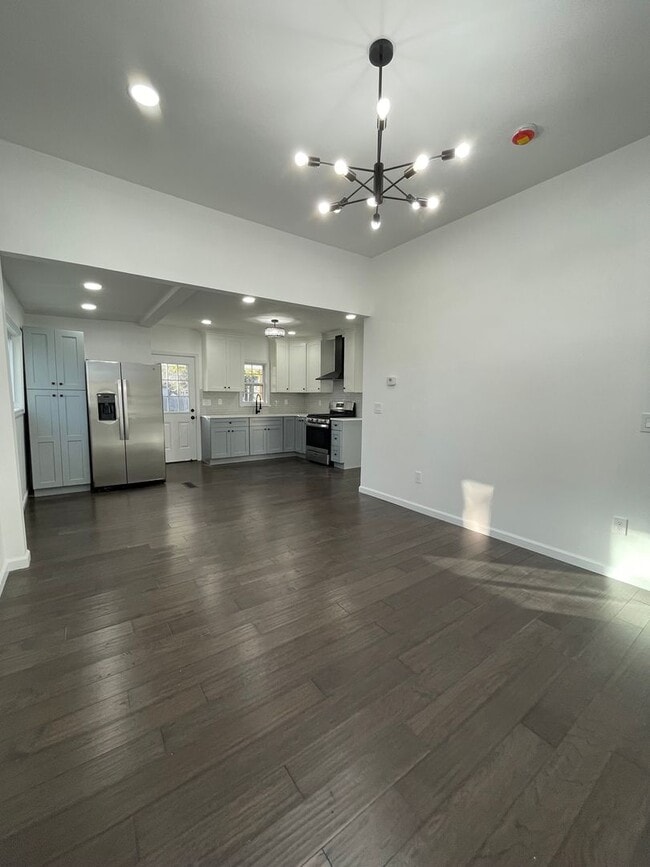 Building Photo - 409 State St