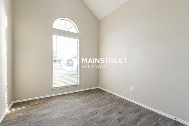 Building Photo - 4 Bedroom Pet-Friendly Home in Glenn Heights, TX with Main Street Renewal