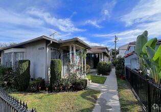 Building Photo - 2282-2284 Pine Avenue