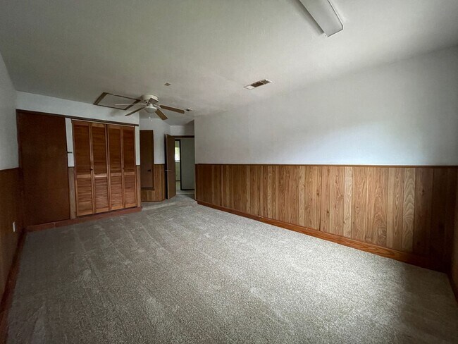 Building Photo - 900 Haynes Dr