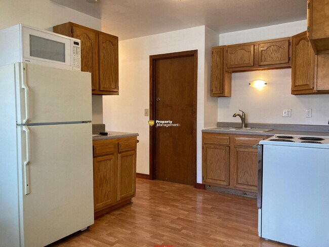 Building Photo - Duplex Neenah