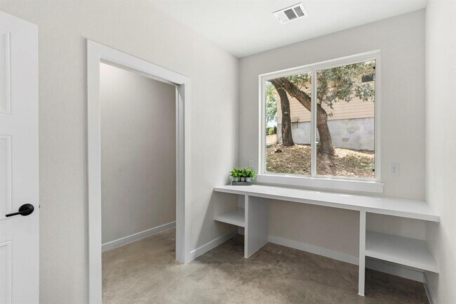 Building Photo - 22206 Briarcliff Dr