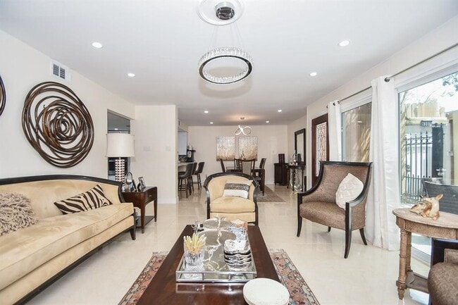 Building Photo - 6304 Riverview Way