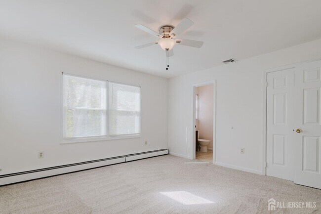 Building Photo - 596 4th Ave