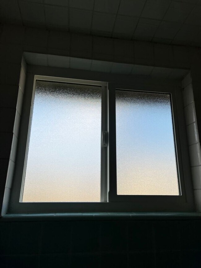 Building Photo - 2139 Belle St