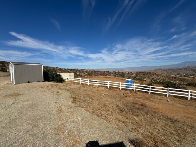 Building Photo - Ranch Style Home Here In the Heart of Perris