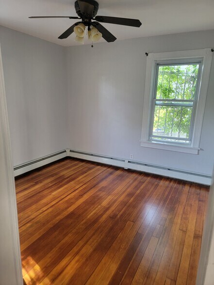 Building Photo - 28 Osborn St