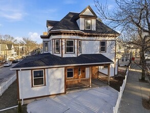 Building Photo - 438 Talbot Ave