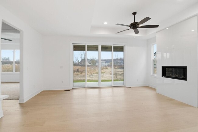 Building Photo - 5980 Willow Grove