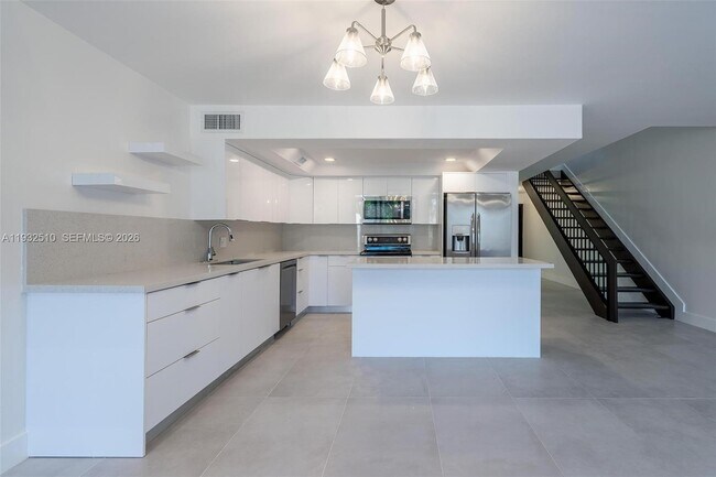 Building Photo - 8708 SW 79th Pl