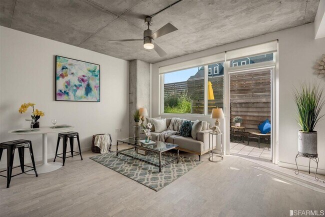 Building Photo - 45 Bartlett St