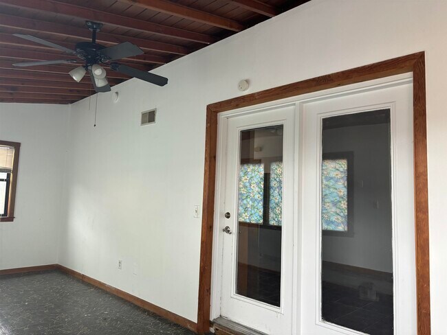 Building Photo - 178 Orient St