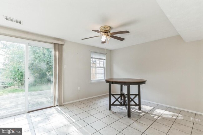 Building Photo - 2530 Vivaldi Ln