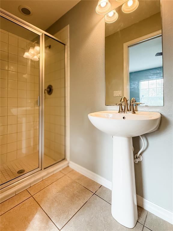 Building Photo - 10144 Arbor Run Dr