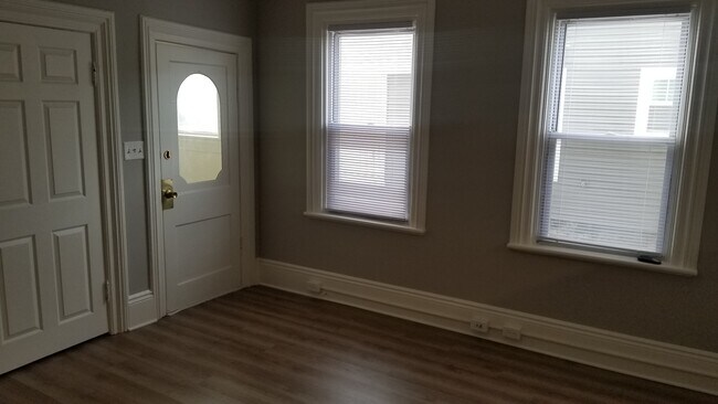 Building Photo - 2451 Tremont Ave