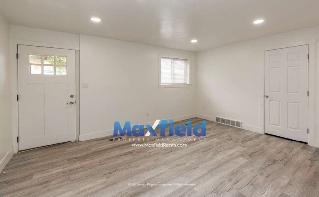 Building Photo - North Salt Lake 2 BD 1 BA - $500.00 Security Deposit OAC -Brookside Lofts Unit 18