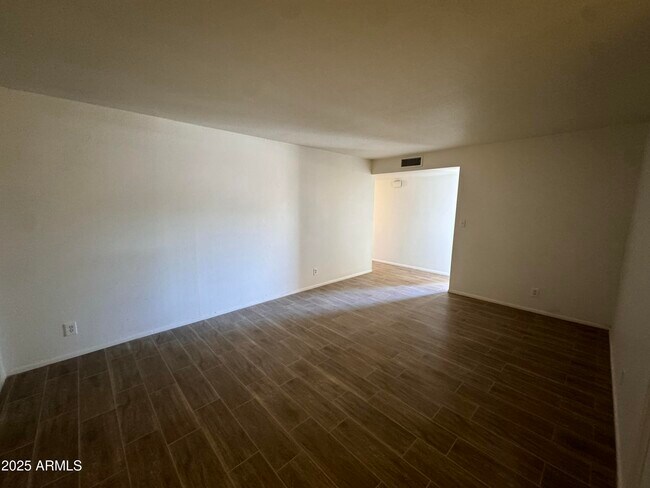Building Photo - 1718 W Oraibi Dr
