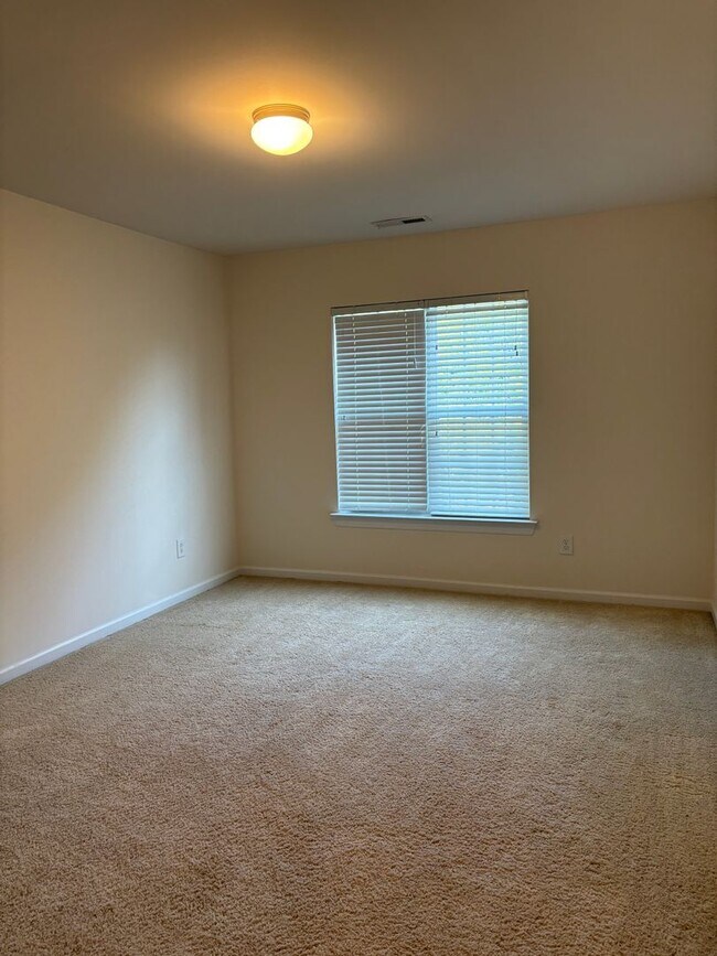 Building Photo - All you need and more in Millbridge!