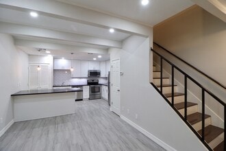 Building Photo - 5929 Queensloch Dr