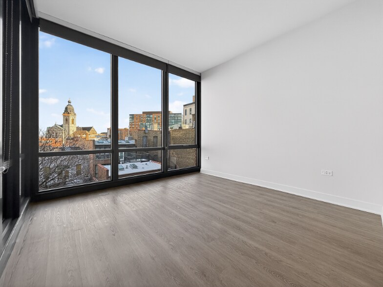 Building Photo - 736 N Aberdeen St