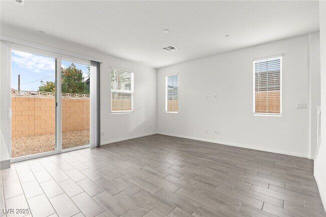 Building Photo - 10146 Glen Aulin St